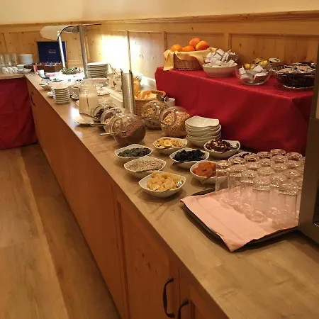 Hotel Valluela 3*